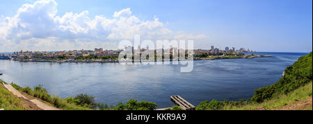 Un panorama de la ligne d'horizon de la Havane. Prise de Habana del Este. Banque D'Images