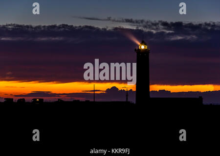 Camping à un phare près du havre Banque D'Images