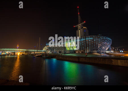 Nuit à Bremerhaven, joliment illuminé Banque D'Images