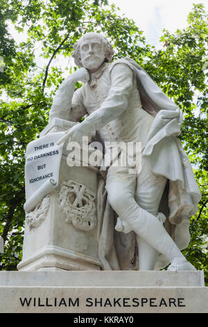 L'Angleterre, londres, leicester square, statue de Shakespeare Banque D'Images