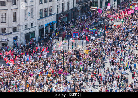 L'Angleterre, Londres, Trafalgar square, London Pride Festival parade Banque D'Images