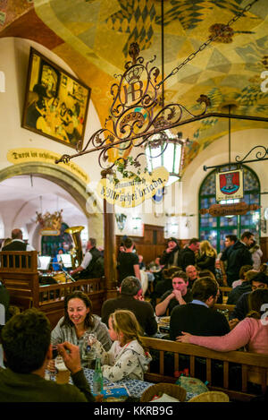 Germany, Bavaria, Munich, Hofbrauhaus, la plus ancienne brasserie de Munich, de l'intérieur Banque D'Images