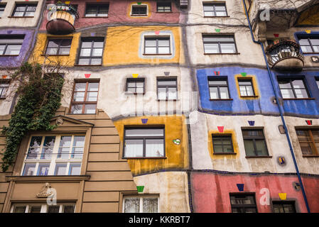 L'Autriche, Vienne, Hundertwasserhaus, le logement public conçu par l'architecte friedenreich hundertwasser, extérieur Banque D'Images