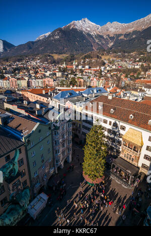 Autriche, Tyrol, Innsbruck, view of the golden roof, Goldenes Dachl, noël Banque D'Images