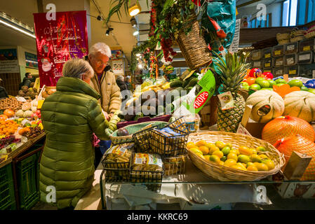 Autriche, Tyrol, Innsbruck, Innsbruck markthalle, marché couvert Banque D'Images