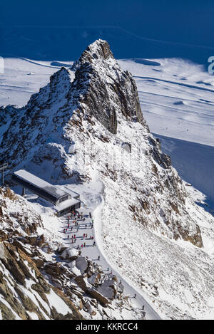 Autriche, Tyrol, Pitztal, mittelberg, domaine skiable du glacier de pitztal, l'altitude, la montagne ferienwohnungen hillbrand brunnenkogel 3440 mètres, la vue sur la montagne depuis le sommet, l'hiver Banque D'Images