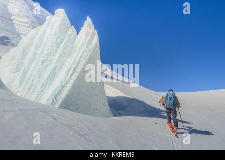 Ski de randonnée dans le glacier du mont Rosa. Groupe Rosa, de la vallée d'aoste, Italie Banque D'Images