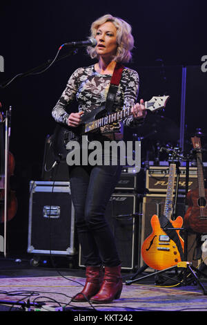 HOLLYWOOD FL - 04 JANVIER : Amanda Shires se produit au Hard Rock Live au Seminole Hard Rock Hotel & Casino le 4 janvier 2015 à Hollywood, Florida People : Amanda Shires Banque D'Images