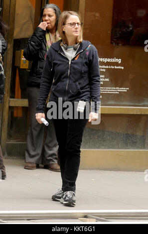 NEW YORK, NY - 22 AVRIL : Jodie Foster filme Jodie Foster's ; Monster's Monster' le 22 avril 2015 à New York. Les gens : Jodie Foster Banque D'Images