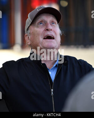 WELLINGTON, FL - MARS 25 : LUMIÈRES NOCTURNES DU SAMEDI : $500 000 ROLEX GRAND PRIX CSI5. L'acteur Robert Duvall et les stars de l'émission de télévision West Texas Investors Club (Mike 'Rooster' McConaughey & Wayne 'Butch' Gilliam) assistent au Winter Equestrian Festival (WEF), le plus grand événement équestre de chasseur/sauteur au monde, qui s'est tenu au Palm Beach International Equestrian Center le 25 mars, 2017 à Wellington, Floride. Personnes : Robert Duvall transmission Réf : FLXX doit appeler si intéressé Michael Storms Storms Groupe des médias Inc. 305-632-3400 - Cell 305-513-5783 - Fax MikeStorm@ao Banque D'Images