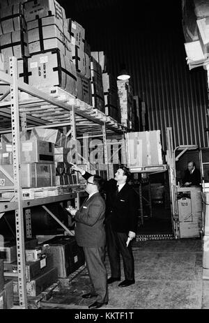 L'aéroport d'Arlanda (ARN) est la principale porte d'entrée internationale vers Stockholm, en Suède. Situé à 37 kilomètres au nord de la ville, il sert de plaque tournante pour les vols intérieurs et internationaux. L'aéroport dispose d'installations modernes et est l'un des plus fréquentés de Scandinavie, avec plusieurs terminaux accueillant des millions de passagers chaque année. Banque D'Images