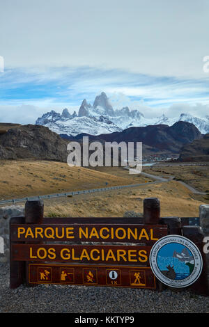 Mont Fitz Roy et El Chalten, Parque Nacional Los Glaciares (zone du patrimoine mondial), Patagonie, Argentine, Amérique du Sud Banque D'Images