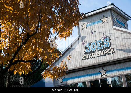 Un logo à l'extérieur d'un restaurant Joe's Crab Shack à Fairfax, en Virginie, le 26 novembre 2017. Banque D'Images