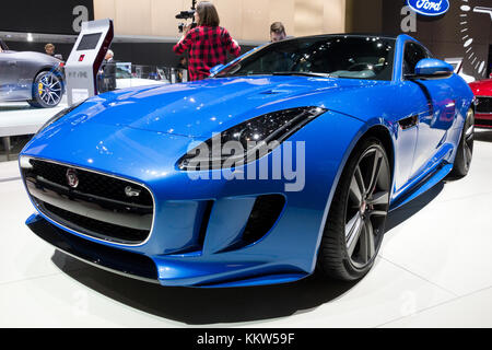 Genève, Suisse - 1 mars 2016 : Jaguar F-Type V6S TI Voiture de sport à l'honneur à la 86e Salon International de l'Automobile de Genève. Banque D'Images