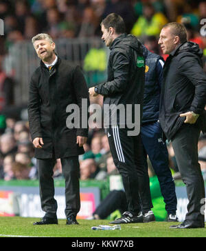 Gestionnaire de Motherwell Stephen Robinson abattus au cours de la Ladbrokes Premiership match écossais au Celtic Park, Glasgow. ASSOCIATION DE PRESSE Photo Photo date : Samedi 2 décembre 2017. Voir l'ACTIVITÉ DE SOCCER histoire celtique. Crédit photo doit se lire : Jeff Holmes/PA Wire. Restrictions : EDITORIAL UTILISEZ UNIQUEMENT Banque D'Images