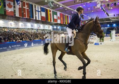 Poznan, Wielkopolska, Pologne. 2 décembre 2017. 2 décembre 2017 - Poznan, Pologne - Cavaliada Tour a lieu dans trois villes polonaises - à Poznan mais aussi à Lublin et Varsovie. C'est le seul événement équestre couvert dans cette partie de l'Europe qui a reçu une accréditation officielle de la Fédération internationale des sports équestres et la distinction ''Teraz Polska''. Les trois dimensions de CAVALIADA comprennent la foire (la plus grande foire professionnelle d'équipement et d'accessoires équestres en Pologne), les spectacles et le crédit sportif : Dawid Tatarkiewicz/ZUMA Wire/Alamy Live News Banque D'Images