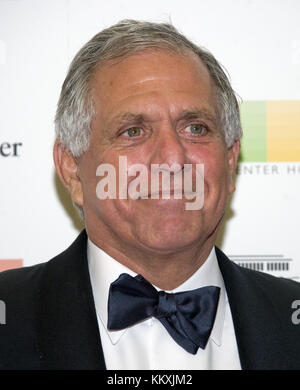 Washington DC, États-Unis. 2 décembre 2017. Les Moonves, président du conseil d'administration, président et chef de la direction de CBS Corporation, arrive pour le dîner officiel de l'artiste en l'honneur des récipiendaires de la 40e édition annuelle du Kennedy Center Honors organisé par le secrétaire d'État des États-Unis Rex Tillerson au département d'État américain à Washington, DC, le samedi 2 décembre 2017. Les lauréats de 2017 sont : la danseuse et chorégraphe américaine Carmen de Lavallade ; la chanteuse-compositrice et actrice cubaine américaine Gloria Estefan ; l'artiste hip-hop américaine et de divertissement crédit : ZUMA Press, Inc/Alamy Live News Banque D'Images