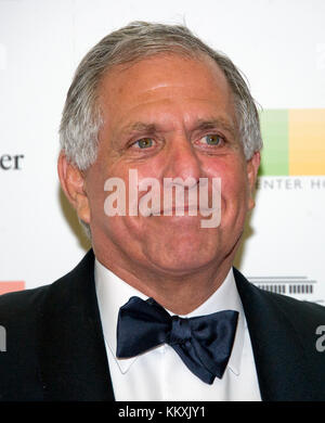 Les Moonves, Président du Conseil, Président, Et le directeur général de CBS Corporation, arrive pour Le Dîner officiel de l'artiste en l'honneur des lauréats du 40ème prix annuel du Kennedy Center, organisé par le secrétaire d'État américain Rex Tillerson au département d'État américain à Washington, DC le samedi 2 décembre 2017. Les lauréats de 2017 sont : la danseuse et chorégraphe américaine Carmen de Lavallade; la chanteuse et comédienne cubaine américaine Gloria Estefan; l'artiste et l'icône de divertissement hip hop américain LL COOL J; l'écrivain et producteur américain de télévision Norman Lear; et américain Banque D'Images