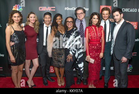 3e NBC One Chicago Party annuel avec des membres de Chicago Fire, Chicago Med et Chicago P. D - Arrivals avec la participation de : Rachel DiPillo, Tracy Spiridakos, Brian Tee, Yava Dacosta, S. Epatha Merkerson, Oliver Platt, Torey DeVitto, Nick Gehlfuss et Colin Donnell où : Chicago, Illinois, États-Unis quand : 31 Oct 2017 crédit : WENN Banque D'Images
