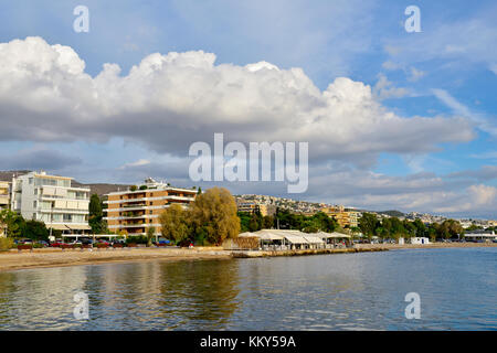 Rivage de Glyfada, banlieue d'Athènes, sur le Golf Saronique Banque D'Images