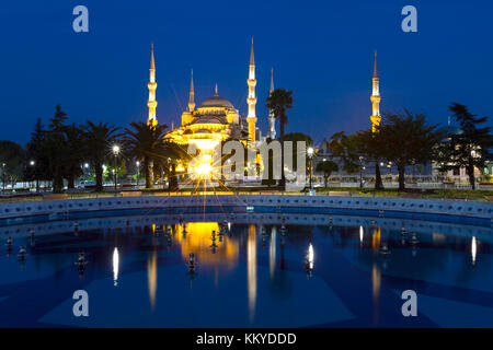 Mosquée bleue à Istanbul, Turquie au crépuscule. Banque D'Images