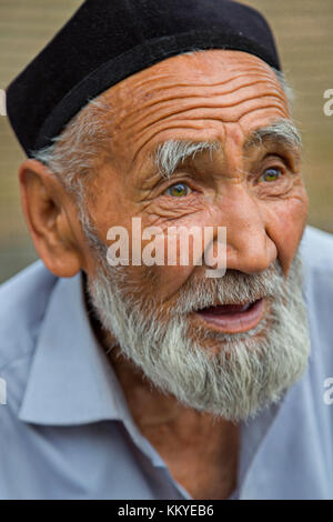 Homme âgé d'Ouzbékistan, à Kokand, en Ouzbékistan. Banque D'Images