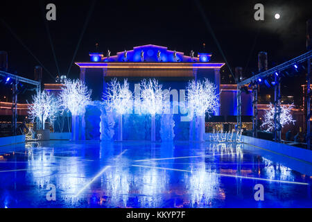 Spectacle traditionnel de Noël sur glace à Liseberg à Göteborg. Le marché de Noël du parc d'attractions de Liseberg est une tradition annuelle. Banque D'Images