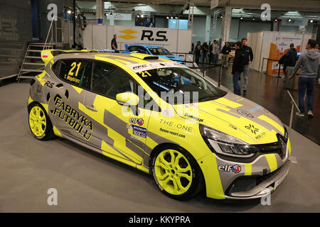 Essen, Allemagne. 06Th dec 2017. renault clio cup race car sur l'affichage à l'Essen Motor Show sur Décembre 01, 2017 au parc des expositions de Essen (Allemagne). Le salon de l'automobile présente des motos, voitures et tuning pièces de plus de 500 exposants de différents pays. Essen Motor Show a lieu du 01 décembre jusqu'au 10 décembre 2017. crédit : maik boenisch/pacific press/Alamy live news Banque D'Images