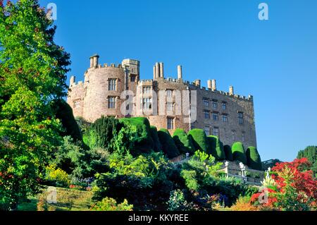 Château et jardin de Powis dans la région de Powys au pays de Galles, Royaume-Uni Banque D'Images