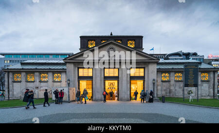 Vue extérieure de la gare historique de Wittenbergplatz à Berlin, en Allemagne Banque D'Images