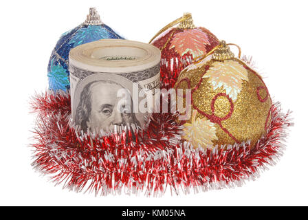 Christmas-tree decorations et dollar roll isolé sur fond blanc avec clipping path Banque D'Images