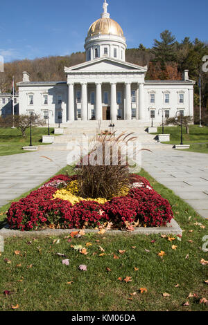 Vermont State House exterior contre ciel bleu aux beaux jours, Banque D'Images