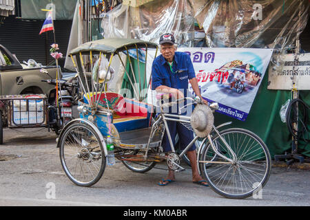 Smalor chauffeur en attente pour les passagers, Chiang Mai, Thaïlande Banque D'Images