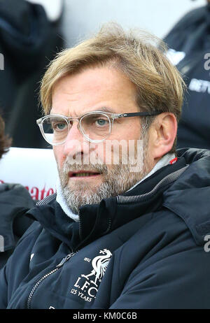 Gestionnaire de Jurgen Klopp au cours de Liverpool Premier League match entre Brighton & Hove Albion et Liverpool au stade de la Communauté d'American Express à Brighton et Hove. 02 déc 2017 ***Editorial Utilisez uniquement *** FA Premier League et Ligue de football images sont soumis à licence DataCo voir www.football-dataco.com Banque D'Images