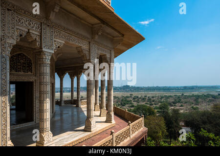 Agra, Inde - le 17 mars 2016 : de l'image horizontale vue incroyable de Diwan-i-Khas à l'intérieur du fort d'agra, monument de l'Inde situé à Agra, uttar prad Banque D'Images