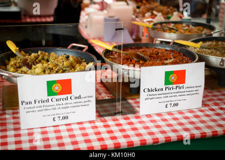 L'alimentation de rue portugais dans Greenwich Market. Londres (Royaume-Uni), juillet 2017. Le format paysage. Banque D'Images