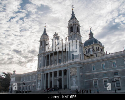 La cathédrale de l'Almudena. Madrid, Espagne. Banque D'Images