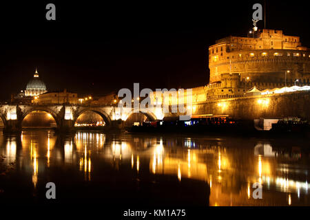 Vue de nuit panorama cité du Vatican à Rome, Italie Banque D'Images