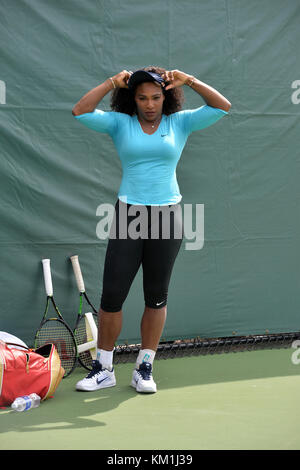 Serena Williams pour les pompes ouvertes, Miami Crandon Park Tennis Center, Miami, Journée Portes Ouvertes 23/03/2016. Banque D'Images