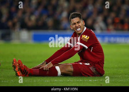 Roberto Firmino de Liverpool grimaces de douleur au cours de la Premier League match entre Brighton & Hove Albion et Liverpool au stade de la Communauté d'American Express à Brighton et Hove. 02 déc 2017 *** EDITORIAL UTILISEZ UNIQUEMENT *** FA Premier League et Ligue de football images sont soumis à licence DataCo voir www.football-dataco.com Banque D'Images