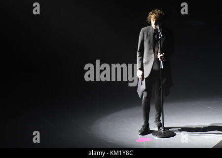 Rome, Italie. 09Th dec 2017. Le chanteur italien et song-writer Gianna Nannini effectue pendant un concert live de l'amore gigante tour au palalottomatica de Rome. crédit : Michele longo/pacific press/Alamy live news Banque D'Images