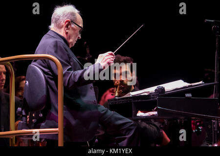 Milano, Italie. 09Th dec 2017. Même les milanais date de maestro Ennio Morricone était complètement épuisé comme chaque jour dans le passé récent. crédit : luca marenda/pacific press/Alamy live news Banque D'Images