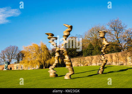 Points de vue (2013) Sculpture de Tony Cragg dans les motifs de la Yorkshire Sculpture Park. Banque D'Images