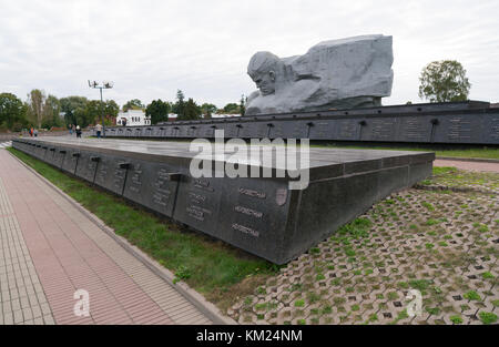 Brest, Biélorussie - 25 septembre 2016 : nécropole et Courage Monument à Brest Fortress Banque D'Images