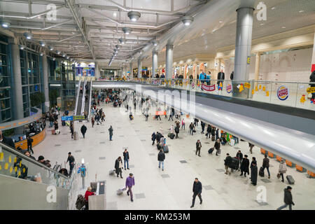 Moscou, Russie - le 29 janvier 2017 : l'aéroport de Domodedovo intérieur hall d'arrivée. Banque D'Images