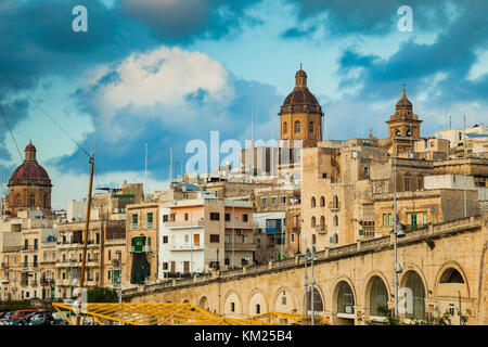 Coucher du soleil à Vittoriosa, Malte. Banque D'Images