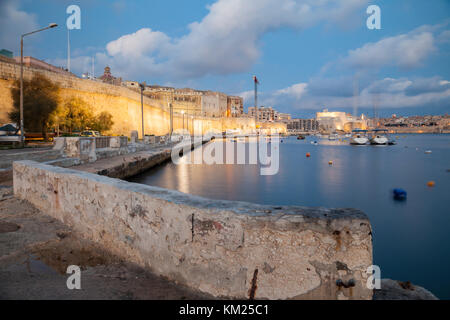 L'aube de l'Il de Birgu (Vittoriosa), Malte. Banque D'Images