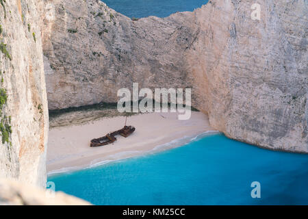 Vue aérienne de Shipwreck Bay Plage de Navagio, Zante Banque D'Images