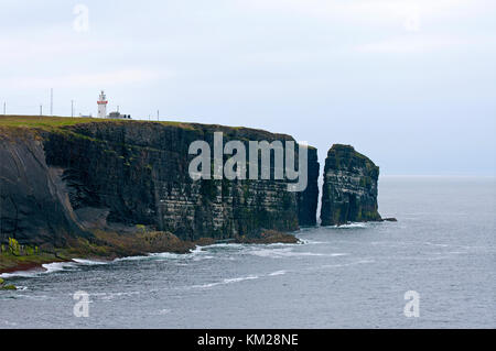 Hautes Falaises dans la péninsule de Loop Head, Comté de Clare, Irlande Banque D'Images