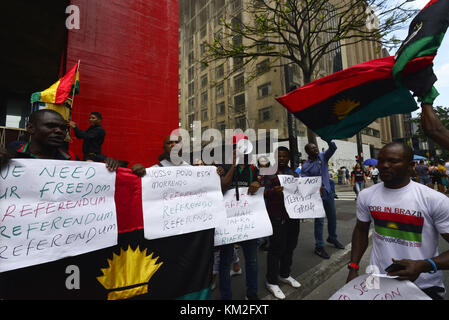 11 mars des immigrés : des manifestants participent à la marche des immigrés sur l'Avenida Paulista cet après-midi (3) à SÃ£o Paulo. Ils marchent en faveur de la visibilité des immigrants en tant que sujets de droits, soulignant leur importance socio-économique, culturelle et historique dans le développement de la société brésilienne. La marche s’inscrit dans le cadre de la mobilisation mondiale des immigrés instituée par l’ONU le 18/12/1990. Crédit : cris Faga/ZUMA Wire/Alamy Live News Banque D'Images